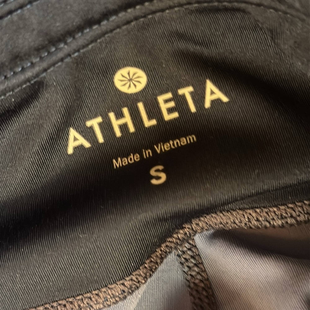 Athleta Blue Camo Capri Sonar Leggings Style #347939 size S - Picture 9 of 11